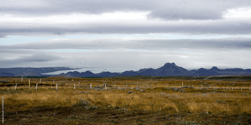 Fototapeta premium Stunning Mountains and Grey Skies