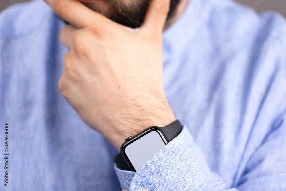 Fototapeta premium smart watch modern on hand