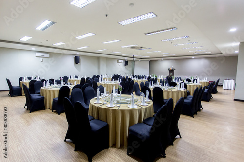 Meeting or gathering room with round table facility set