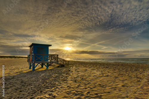 Zachód słońca Ustka Morze domek na Plaży