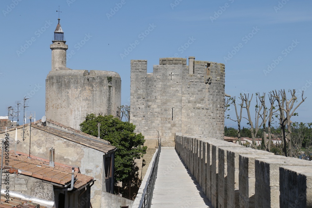Ville fortification Aigues mortes salin du midi