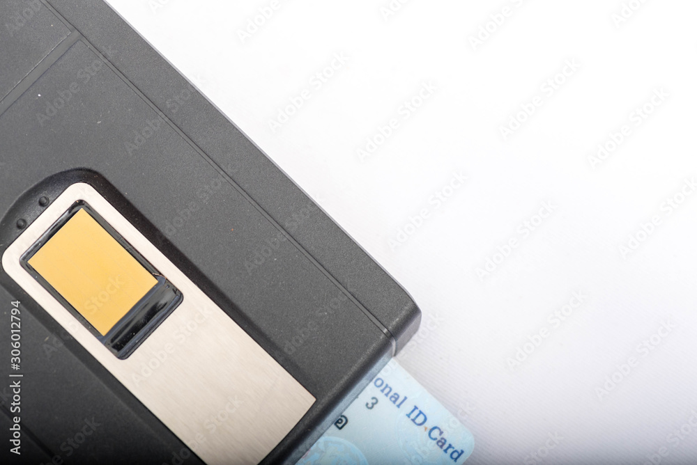 Save fingerprints in the ID card Save fingerprints in the ID card