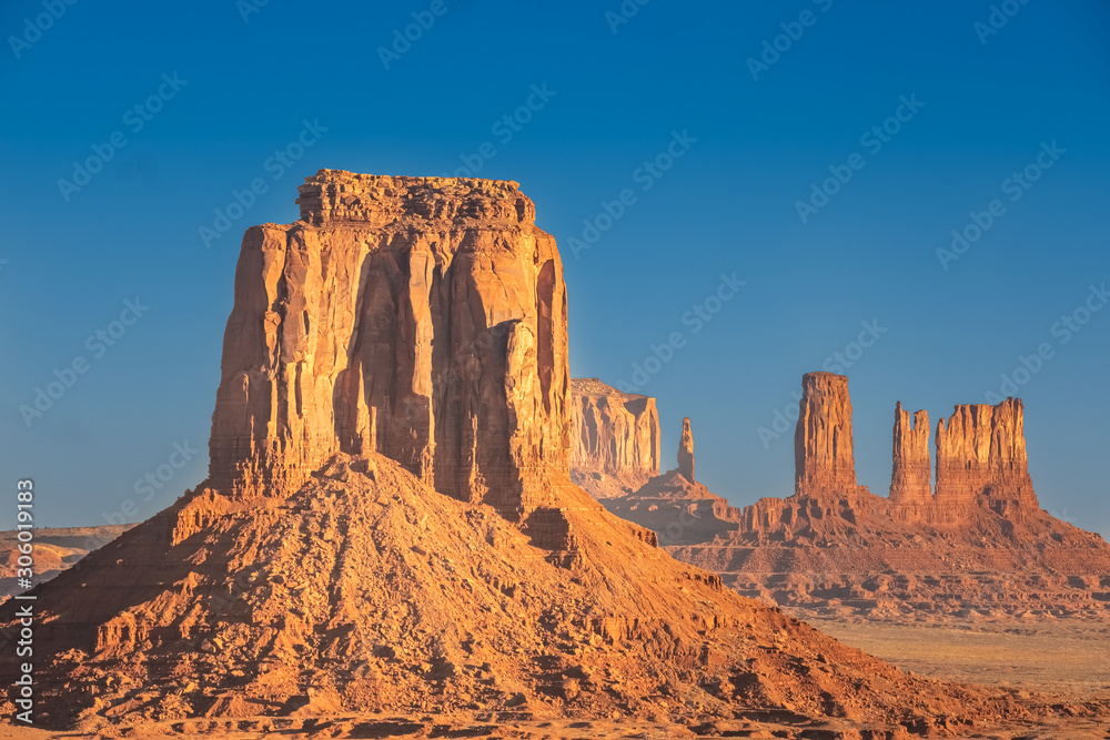 Fototapeta premium Monument Valley region of the Colorado Plateau with vast sandstone buttes on the Arizona–Utah border, in a Navajo Nation Reservation. USA