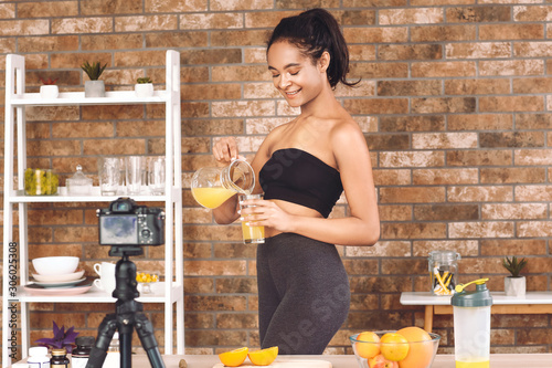 African-American blogger re...