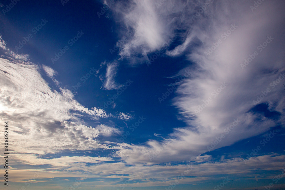 Naklejka premium blue sky with clouds