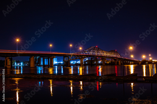 Obraz na płótnie Tennessee River Bridge in Decatur Alabama at Night w salonie