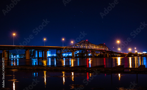 Fototapeta Naklejka Na Ścianę i Meble -  Tennessee River Bridge in Decatur Alabama at Night