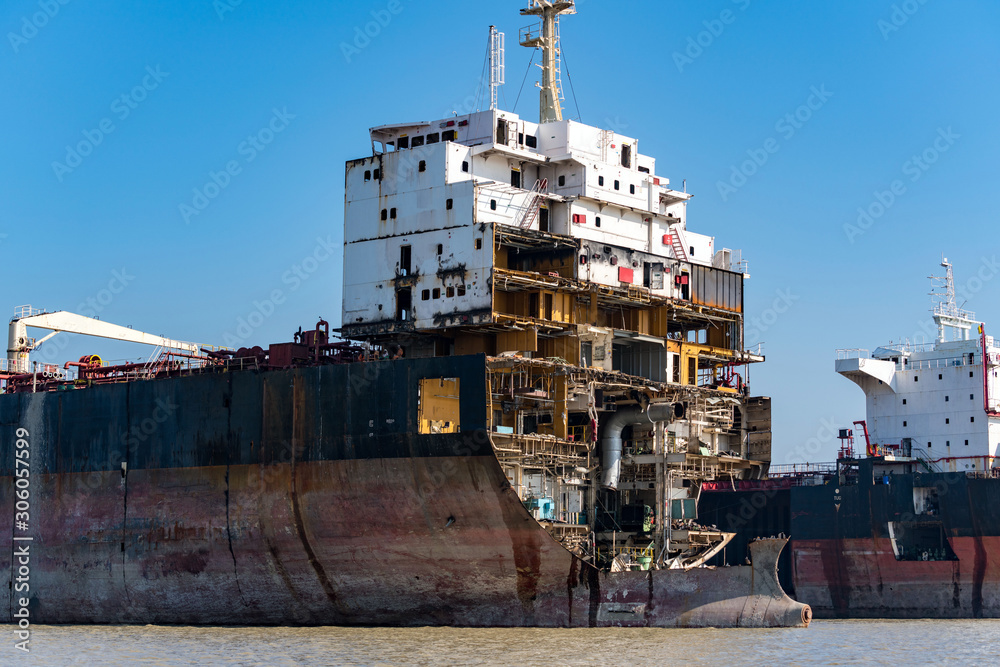 Fototapeta premium Ship Breaking Yard at Chittagong, Bangladesh