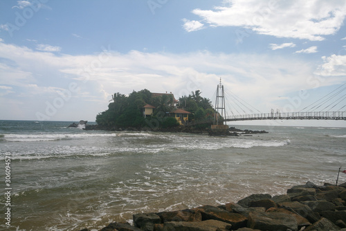 Картината върху платно Matara Paravi Duwa Temple, Sri Lanka