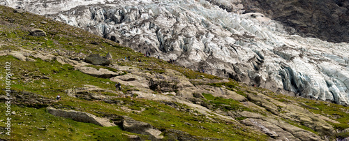 Canvas Print The surface of the glacier is all in cracks
