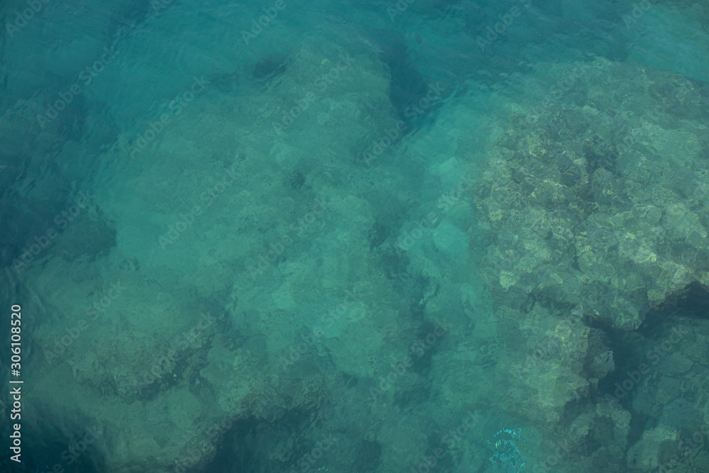Fototapeta premium Beautiful blue sea and rocks