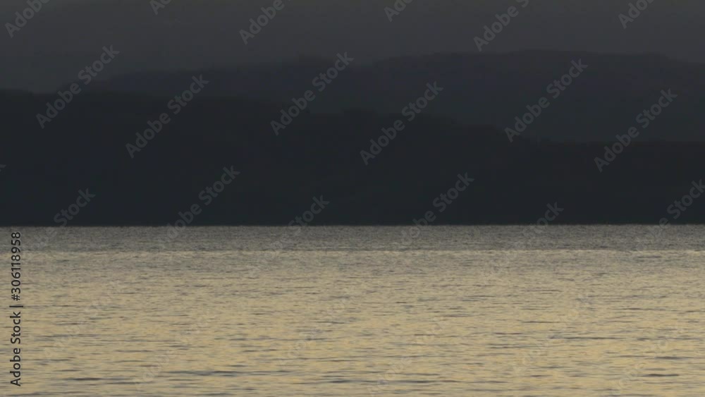 湖の夕日 湖の夕日