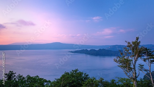 秋田県・小坂町 夏の十和田湖の夕景