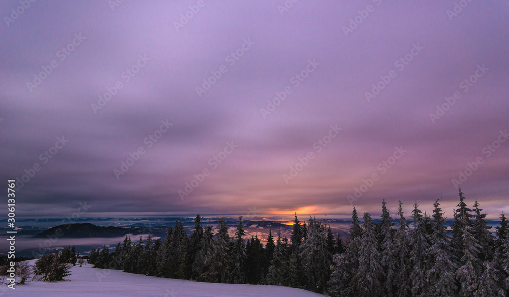 Obraz premium Bewitching beautiful landscape of hills