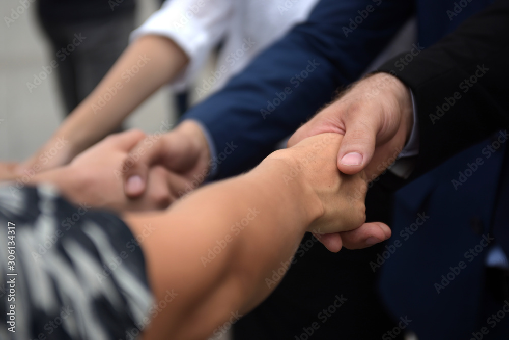 Handshaking in business cooperation The agreement
