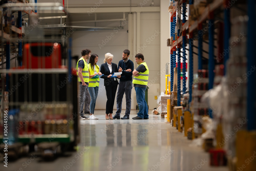 Fototapeta premium Warehouse staff meeting