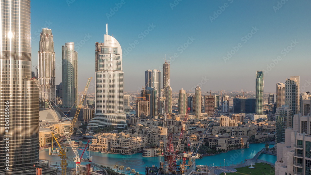 Obraz premium Amazing aerial view of Dubai downtown skyscrapers evening timelapse, Dubai, United Arab Emirates