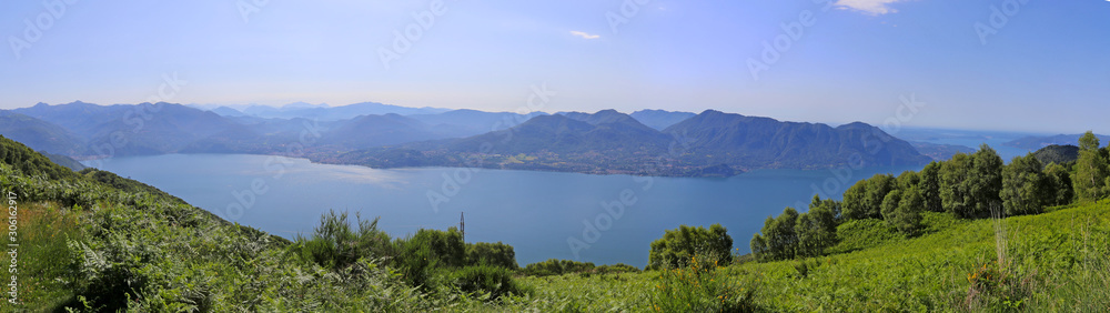 Panorama vom Lago Maggiore 