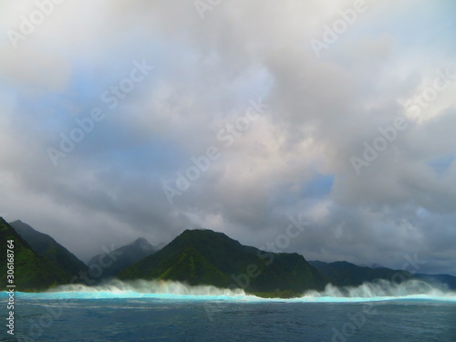 Fototapeta Naklejka Na Ścianę i Meble -  exploring tropical island paradise