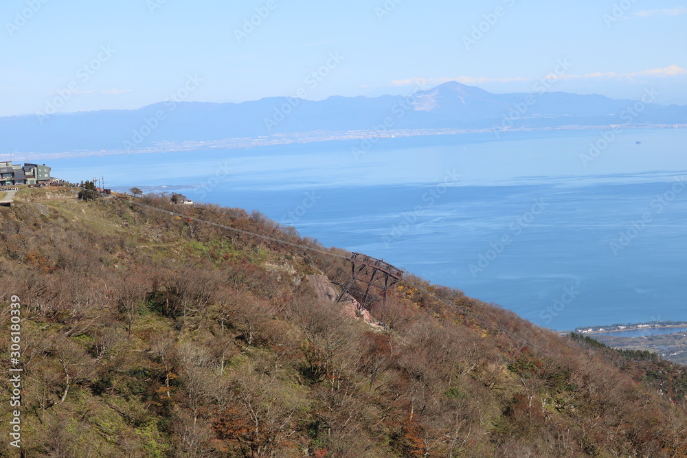 山と琵琶湖