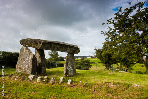Photos Balykeel dolmen tomb in Armach county Ireland