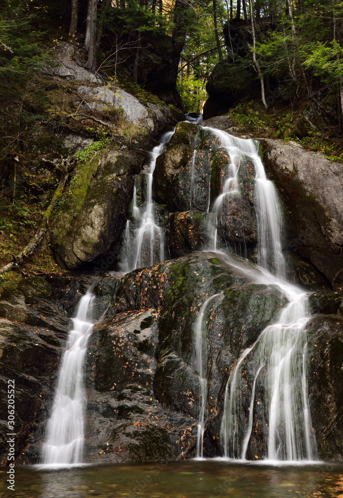 Fototapeta premium Moss Glen Falls Natural Area on Highway 100 Granville Vermont in the Fall