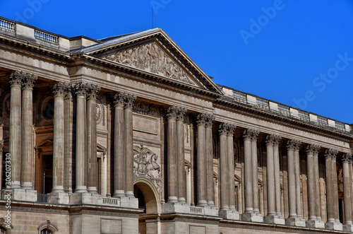 Canvas Paris; France - april 2 2017 : Perrault Colonnade of the Louvre Palace