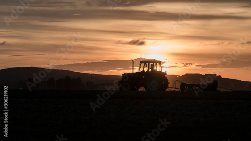 Trattore - Agricoltura © alb470