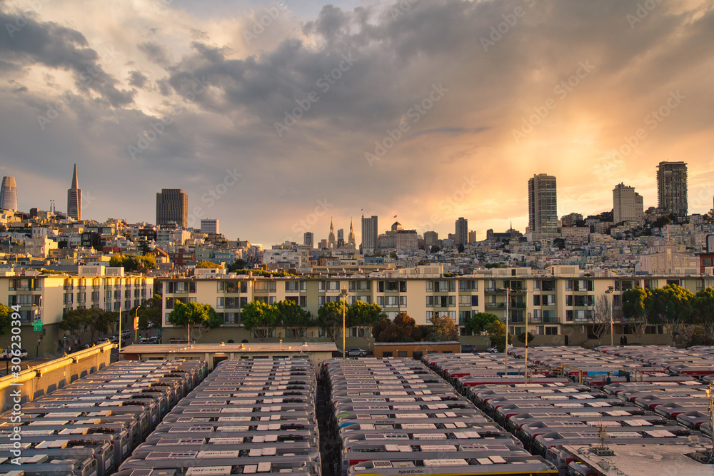Ταπετσαρία San Francisco city bus parking lot