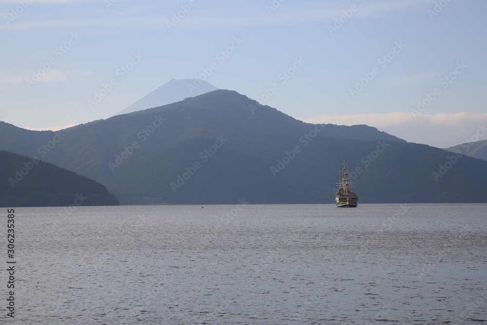 Touristic pirate boat in Hakone lake, Japan - obrazy, fototapety, plakaty 