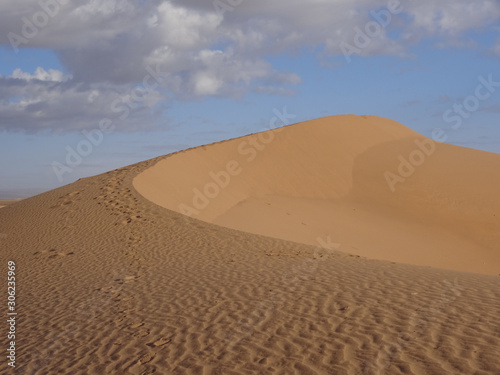 große Düne in einer Wüste in Afrika