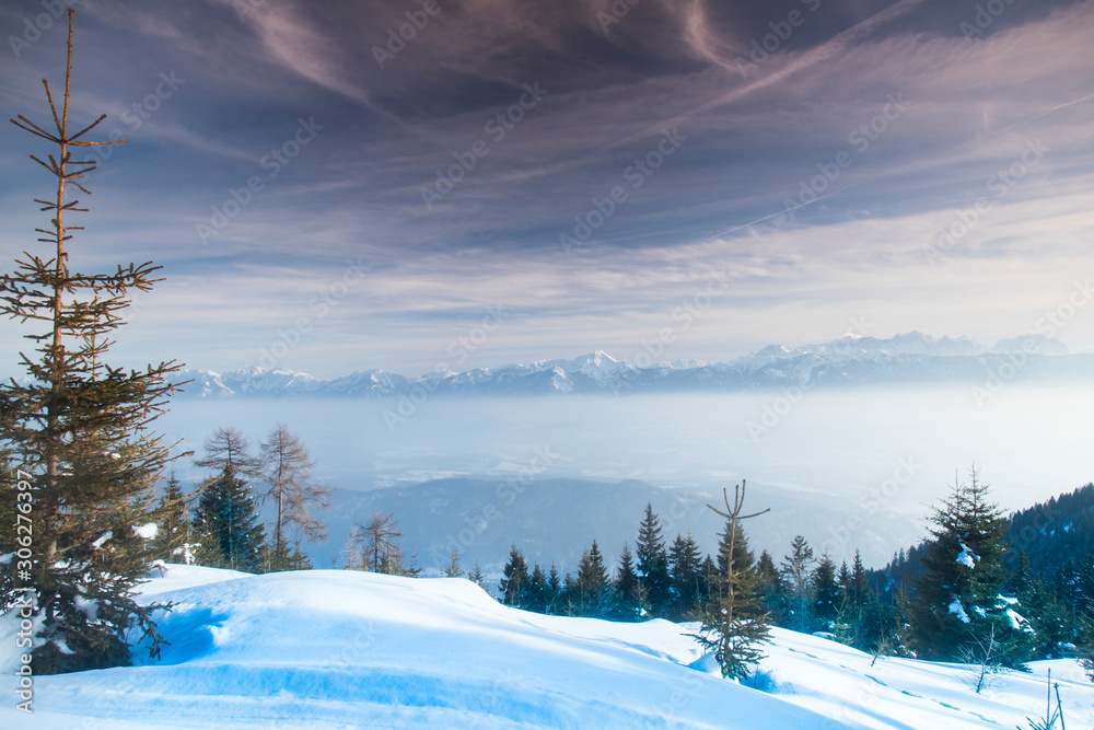 Obraz premium View of beautiful Winter mountain landscape