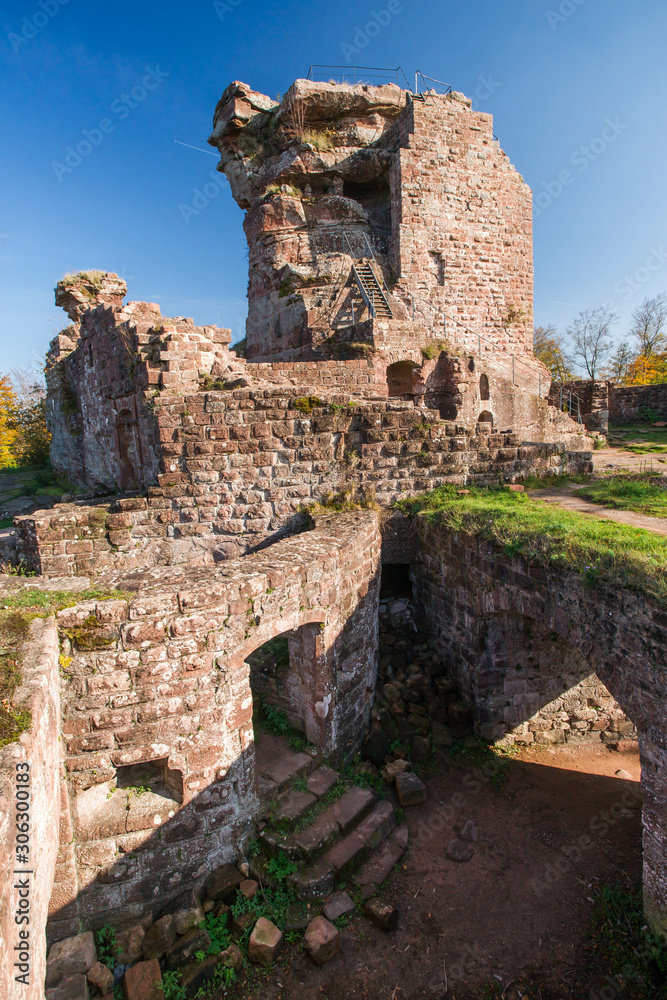 Ruine Hohenburg im Nordelsaß