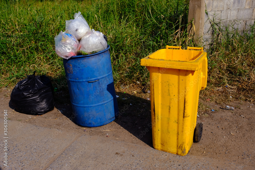 Bin and garbage in the park are very diety. Bin and garbage in the park are very diety.