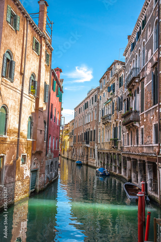 Venice canal © OscarLoRo