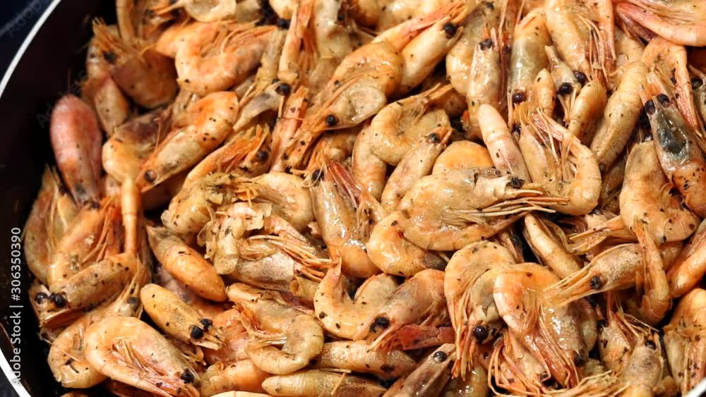 Sea food shrimp, fried shrimp on fire. Food preparation Sea food shrimp, fried shrimp on fire. Food preparation