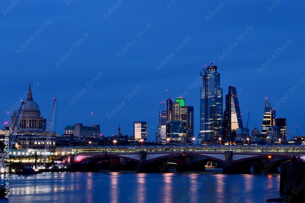 London view in the night 
