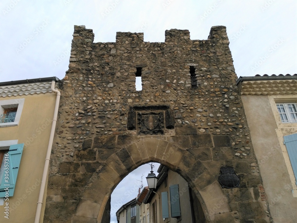 Village de La Roche de Glun - Département de la Drôme - Porte de Roussillon construite au 14 ème siècle