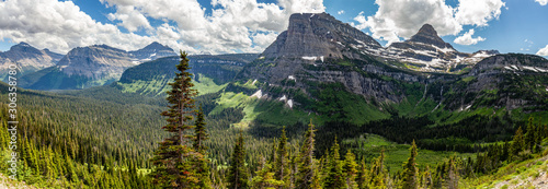 Wallpaper Mural Mountains panorama in Glacier National park, Montana Torontodigital.ca