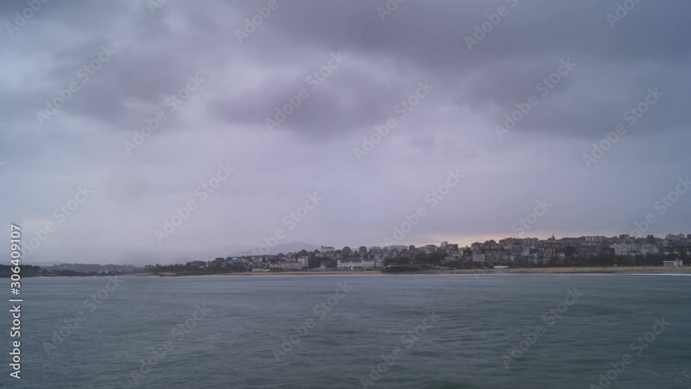 Timelapse de amanecer lluvioso en la bahía de Santander Timelapse de amanecer lluvioso en la bahía de Santander