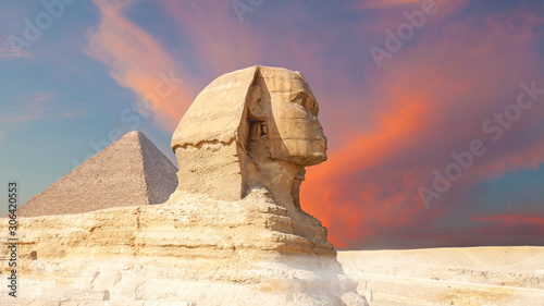 La sfinge e le Piramidi di Giza,  Egitto  photo