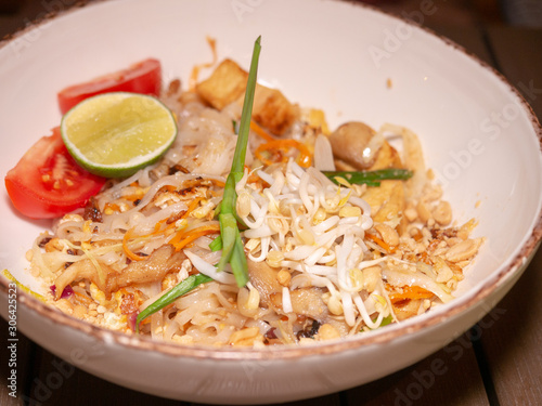 Pad Thai with tofu and mushrooms