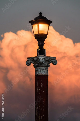 Farola en sunset photo