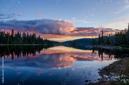 Fototapeta Naklejka Na Ścianę i Meble -  view of lake at sunset