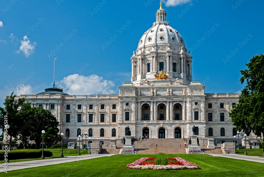 Obraz premium The St Paul Minnesota State Capitol was built by Cass Gilbert.