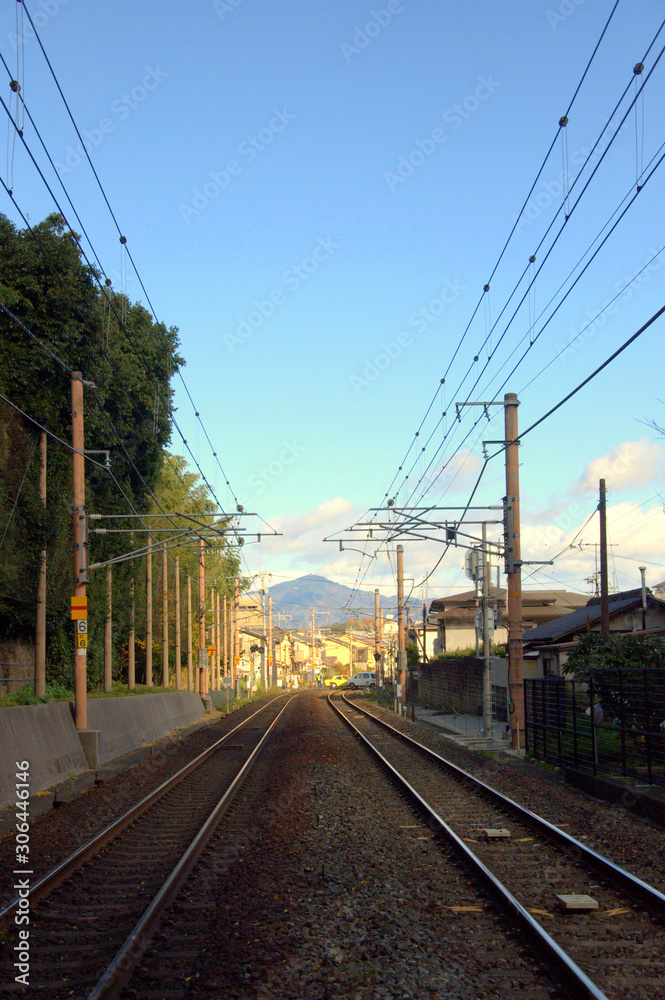 Fototapeta premium Empty train tracks going off into the distance