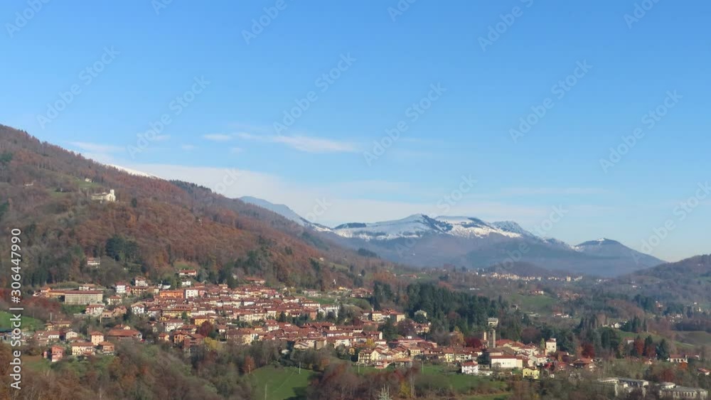 timelapse delle nuvole nel cielo colorato timelapse delle nuvole nel cielo colorato