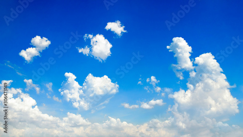 Fototapeta Naklejka Na Ścianę i Meble -  blue sky with cloud in bright morning.