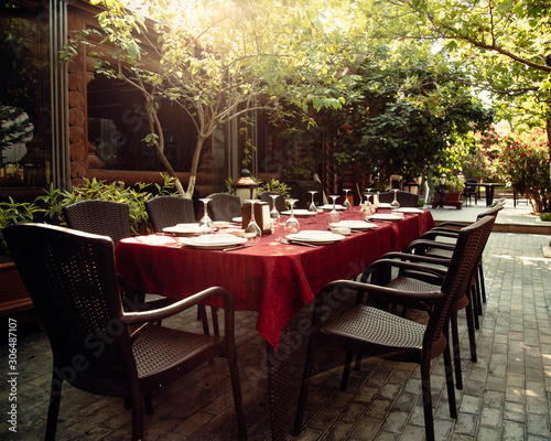 restaurant table in the garden for ten person © Kamran