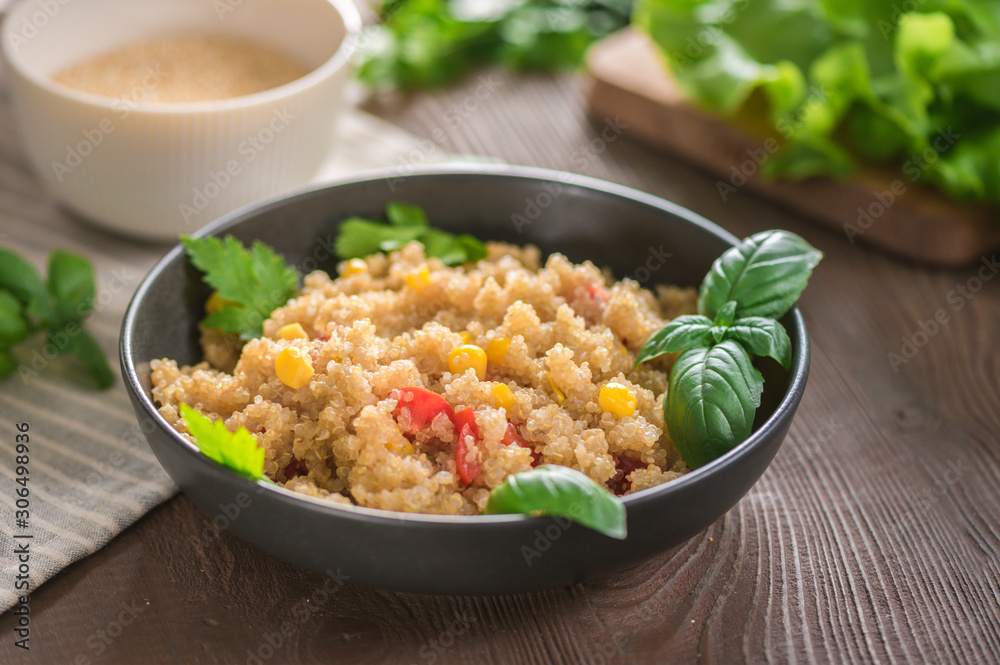 Quinoa salad with sweet corn and tomatoes Quinoa salad with sweet corn and tomatoes